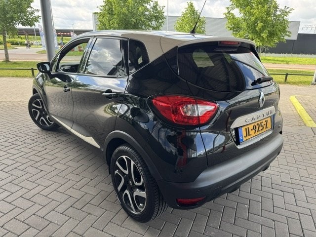 Renault Captur 0.9 TCe HELLY HANSEN (LEUKE KOMPLETE AUTO!), Stof, Gebruikt, Zwart, Handgeschakeld