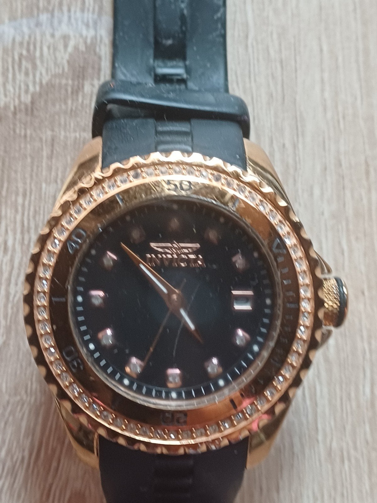 Invicta Polshorloge met Strass - Goudkleurig en Zwart, Sieraden, Tassen en Uiterlijk, Horloges | Dames, Overige merken, Staal