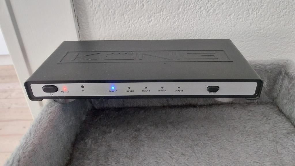 König HDMI Switch 4-poorts, Audio, Tv en Foto, Audiokabels en Televisiekabels, Ophalen of Verzenden, Zo goed als nieuw, Minder dan 2 meter