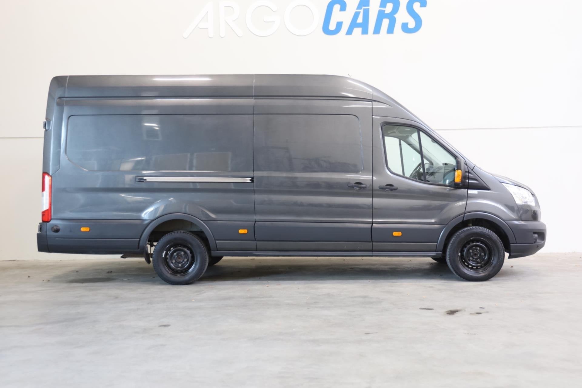 Ford Transit 350 2.0 TDCI L4/H3 170PK GRIJS Limited RWD CAME, Auto's, Dealer onderhouden, Euro 6, 4 cilinders, Bedrijf