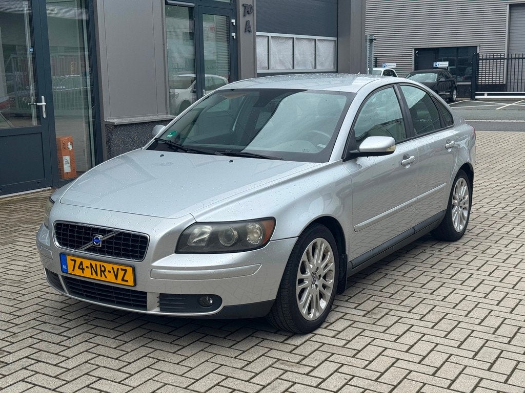 Volvo S40 2.4i Elite, Stof, Gebruikt, 700 kg, 2435 cc
