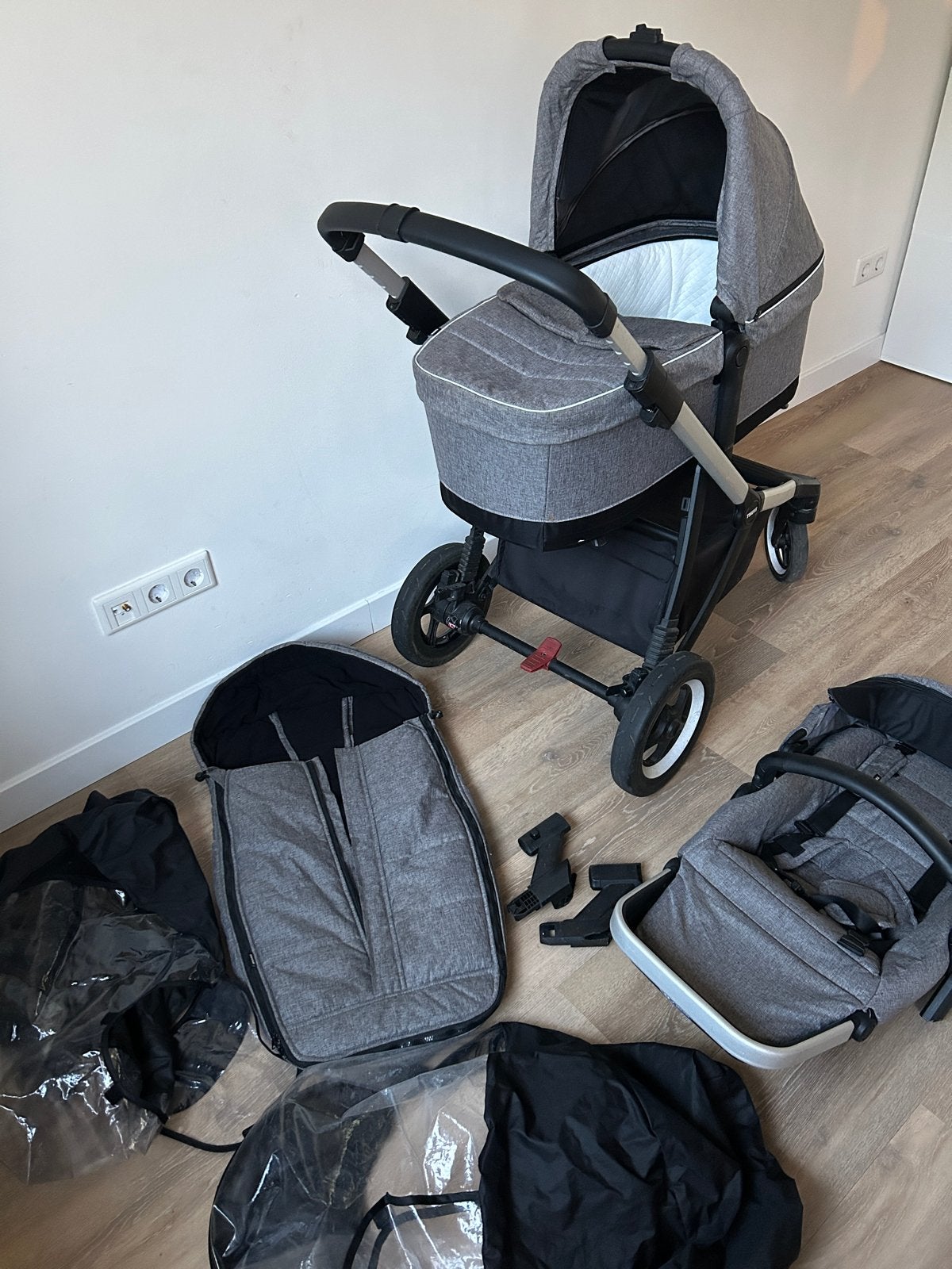 Thule Sleek kinderwagen met wieg, buggy en adapters, Gebruikt, Duowagen, Combiwagen, Ophalen