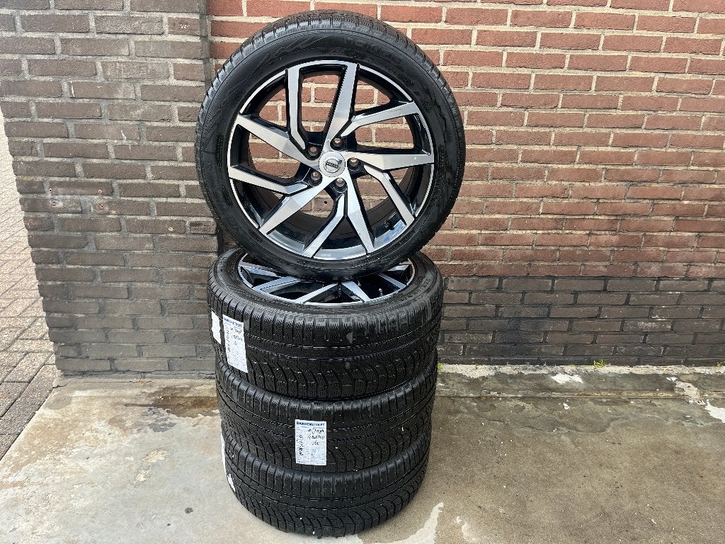 Originele Volvo wielen set, Auto-onderdelen, Banden en Velgen, Ophalen, 18 inch, Gebruikt, Velg(en)