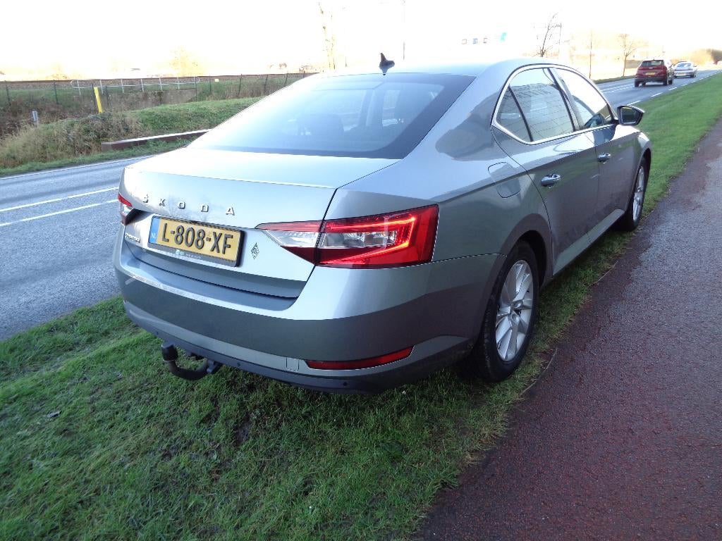 Skoda Superb 1.5 TSI Greentech ACT 150pk Dsg-7 2021 Grijs