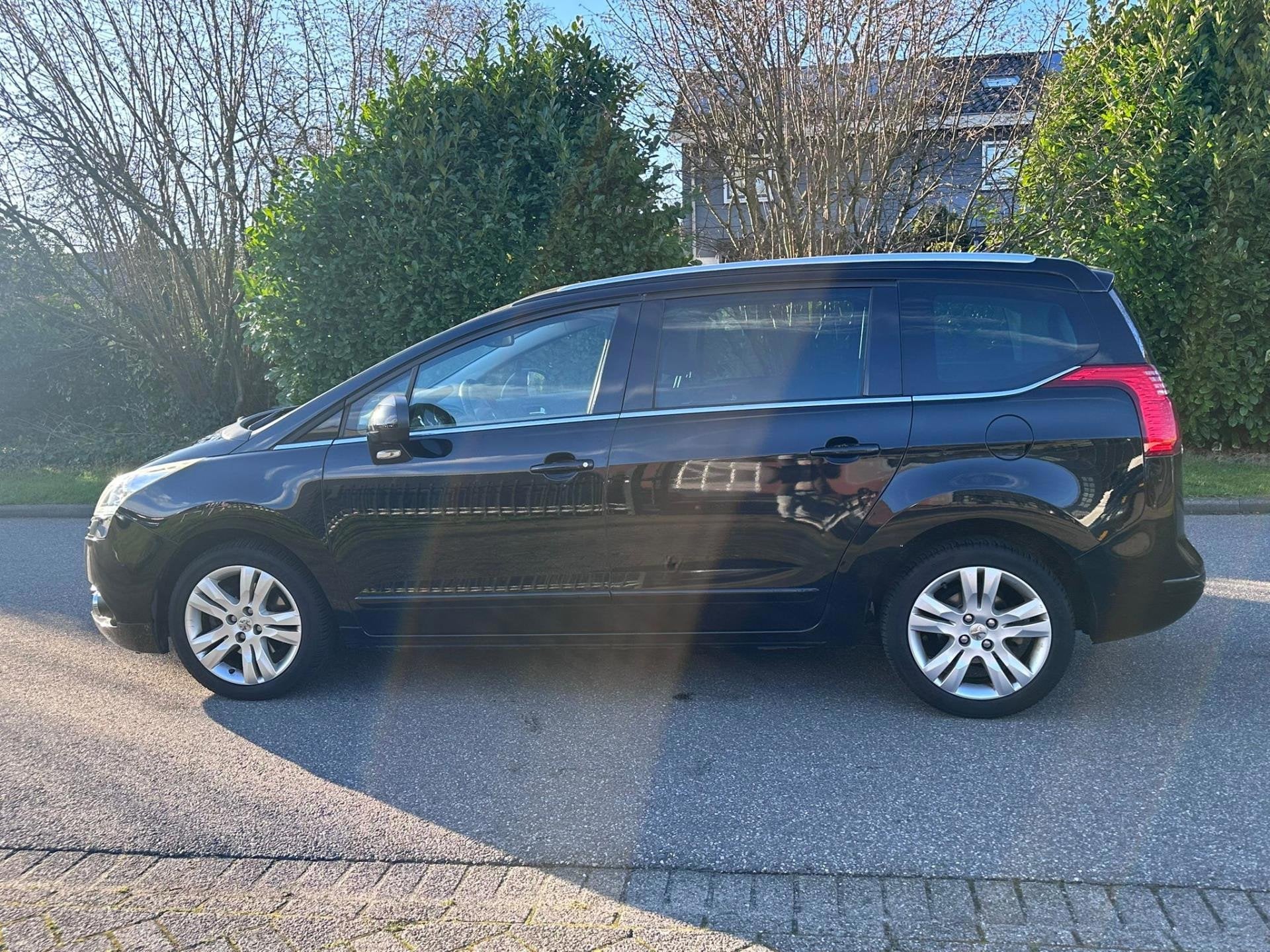 Peugeot 5008 1.6 THP GT 5p. Navigatie*Leder*Pano*Cruise*NAP*, Auto's, Peugeot, Voorwielaandrijving, 1435 kg, Zwart, Handgeschakeld