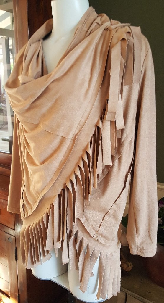 Mooie suede look wikkel cape ibiza S 36, Verzenden, Zo goed als nieuw, Maat 36 (S), Beige