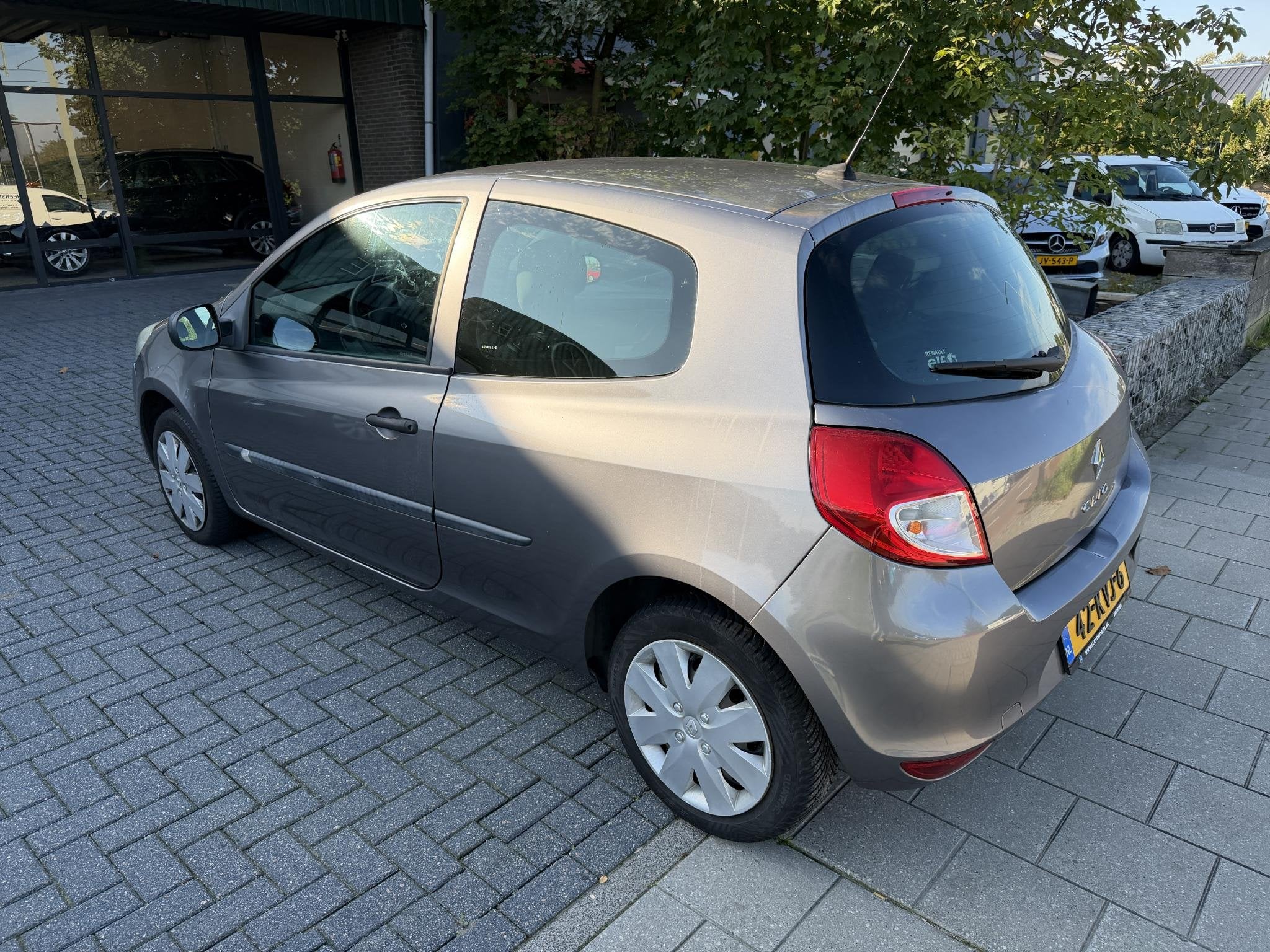 Renault Clio 1.2 Special Line | Navi | Airco | Volledig Onde, Auto's, Voorwielaandrijving, Gebruikt, Zwart, 4 cilinders