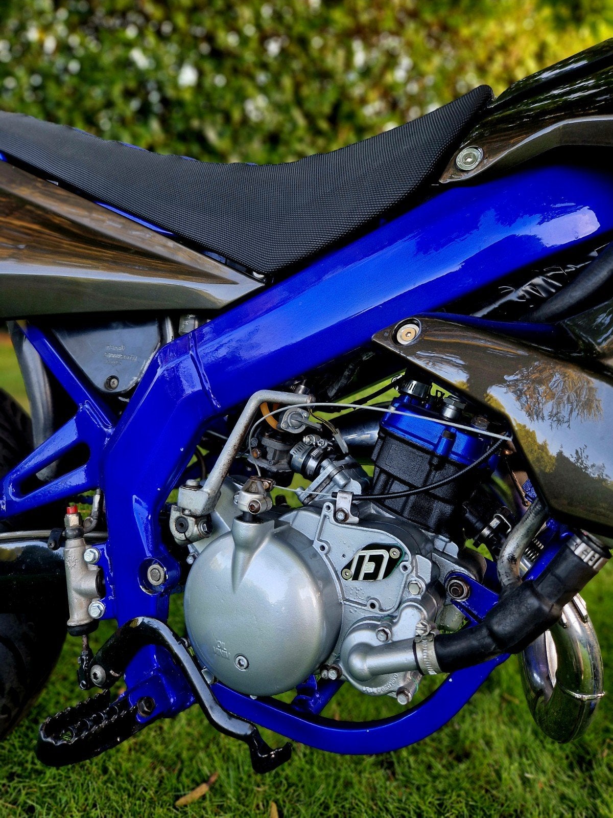 Derbi Senda 2011 – Volledig gereviseerd | Zo goed als nieuw, Fietsen en Brommers, Brommers | Derbi, Ophalen, 6 versnellingen, Maximaal 45 km/u