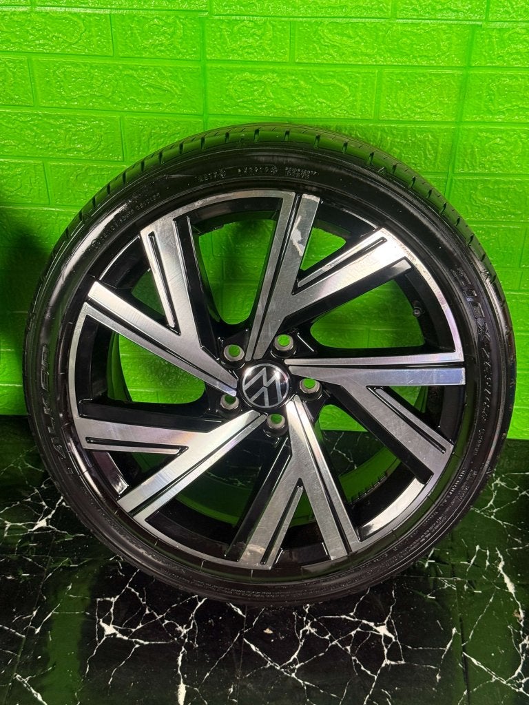 Originele Volkswagen Golf velgen 18" 5x112 Bergamo zomerset, Niet ingevuld, 18 inch, Gebruikt, Banden en Velgen