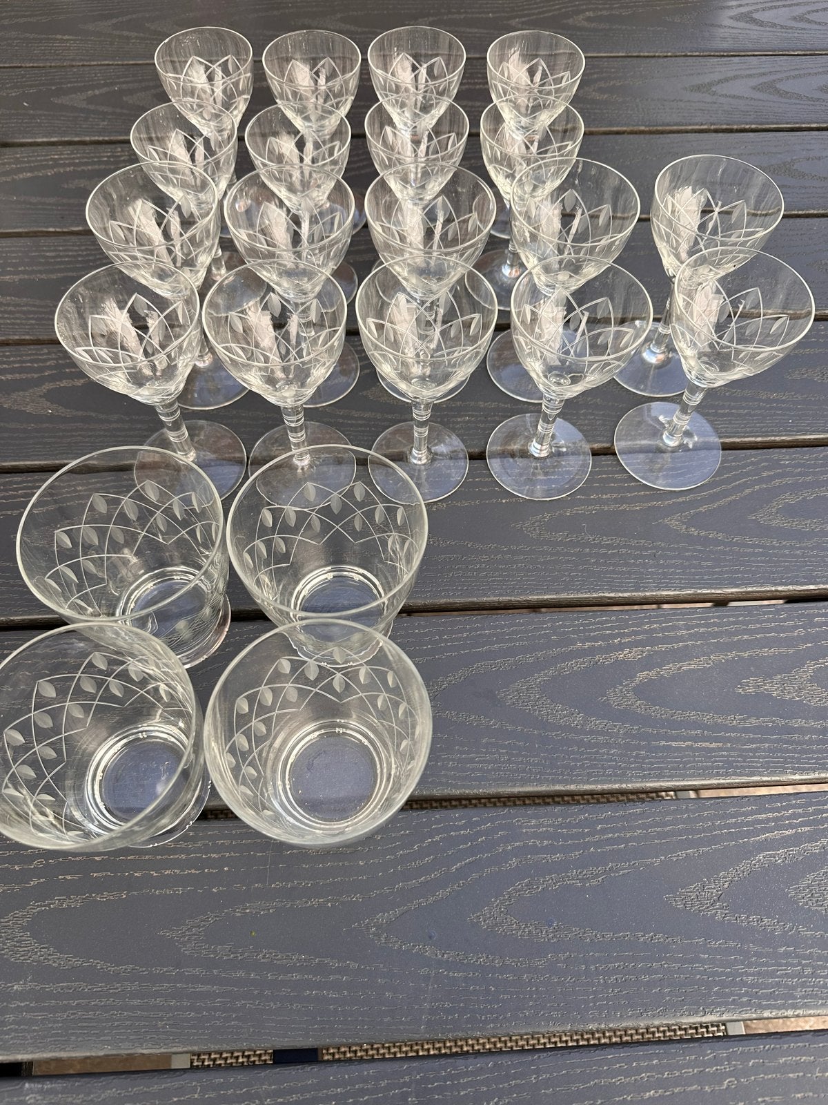 Set van 22 kristallen glazen met geslepen patroon, Ophalen of Verzenden