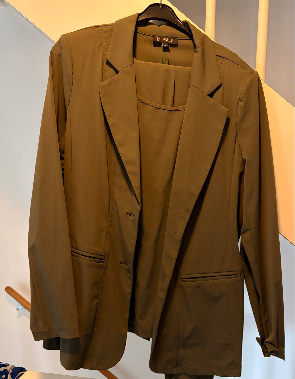 Mi Piace Kostuum/Pak - Jasje, Top en Broek (XL), Kleding | Dames, Kostuum of Pak, Maat 42/44 (L), Ophalen of Verzenden, Zo goed als nieuw
