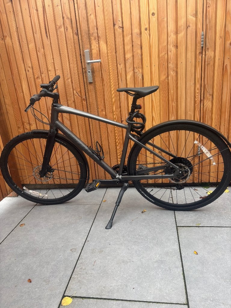 Specialized Sirrus licht gewicht herenfiets, Fietsen en Brommers, 28 inch, 10 tot 15 versnellingen, Zo goed als nieuw, Schijfrem
