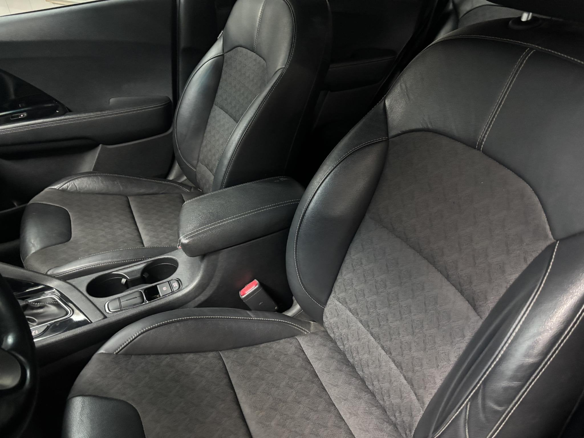 Kia Niro 1.6 GDi Hybrid DynamicLine, Auto's, Kia, Gebruikt, Euro 6, 2 kWh, Leder en Stof