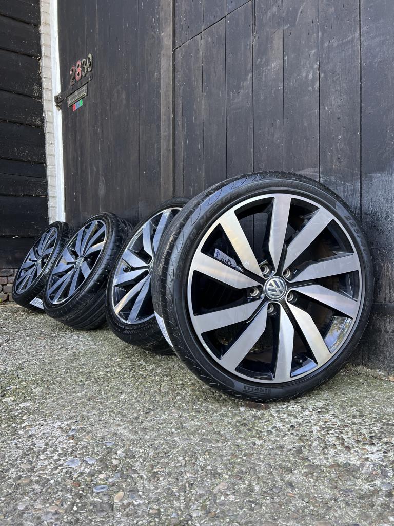 Originele Volkswagen Golf Arteon velgen 18" 5x112 Marseille, Auto-onderdelen, Banden en Velgen, Niet ingevuld, 18 inch, Gebruikt
