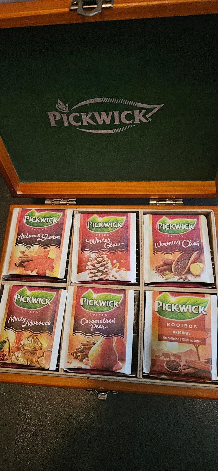 Pickwick theedoos van hout met thee, Ophalen of Verzenden, Zo goed als nieuw, Bruin, Hout