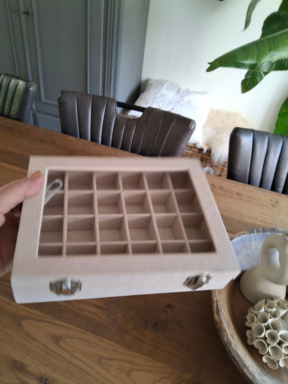 Sieradendoos met 24 vakjes - 20x15x4,5 cm, Ophalen of Verzenden, Zo goed als nieuw