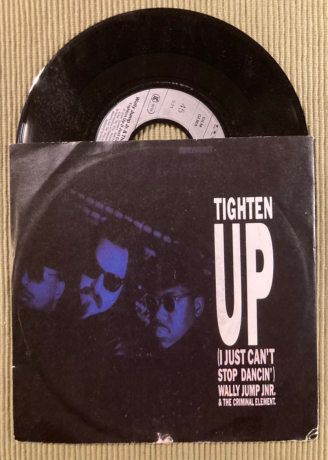 Vinyl single Wally Jump jr. & C.E. - Tighten Up, Gebruikt, 7 inch, Ophalen of Verzenden, Dance en House