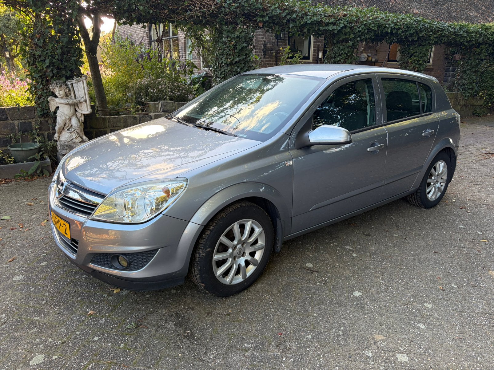 Opel Astra 1.4 16V 5D 2008 Grijs, Auto's, 4 cilinders, 49 €/maand, Bedrijf, Handgeschakeld