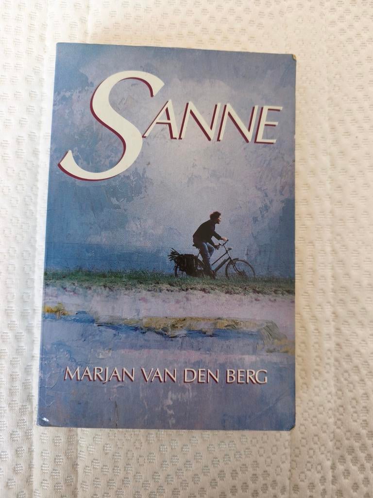 M. van den Berg - Sanne, Ophalen of Verzenden, Zo goed als nieuw, M. van den Berg