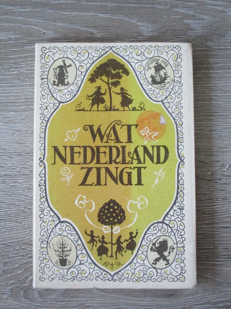 Wat Nederland zingt; Een keur van nederlandsche volksliede, Boeken, Ophalen of Verzenden, Gelezen, Artiest