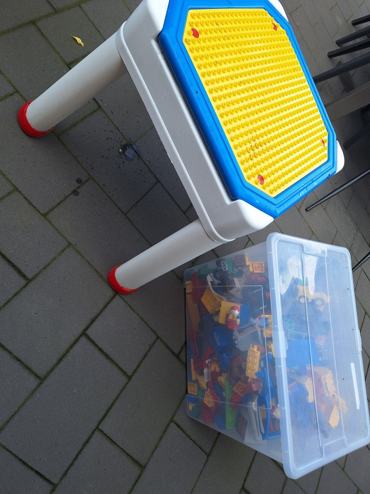 Lego Duplo speeltafel met grote bak vol Duplo blokken, Ophalen, Gebruikt, Inclusief extra onderdelen, Duplo