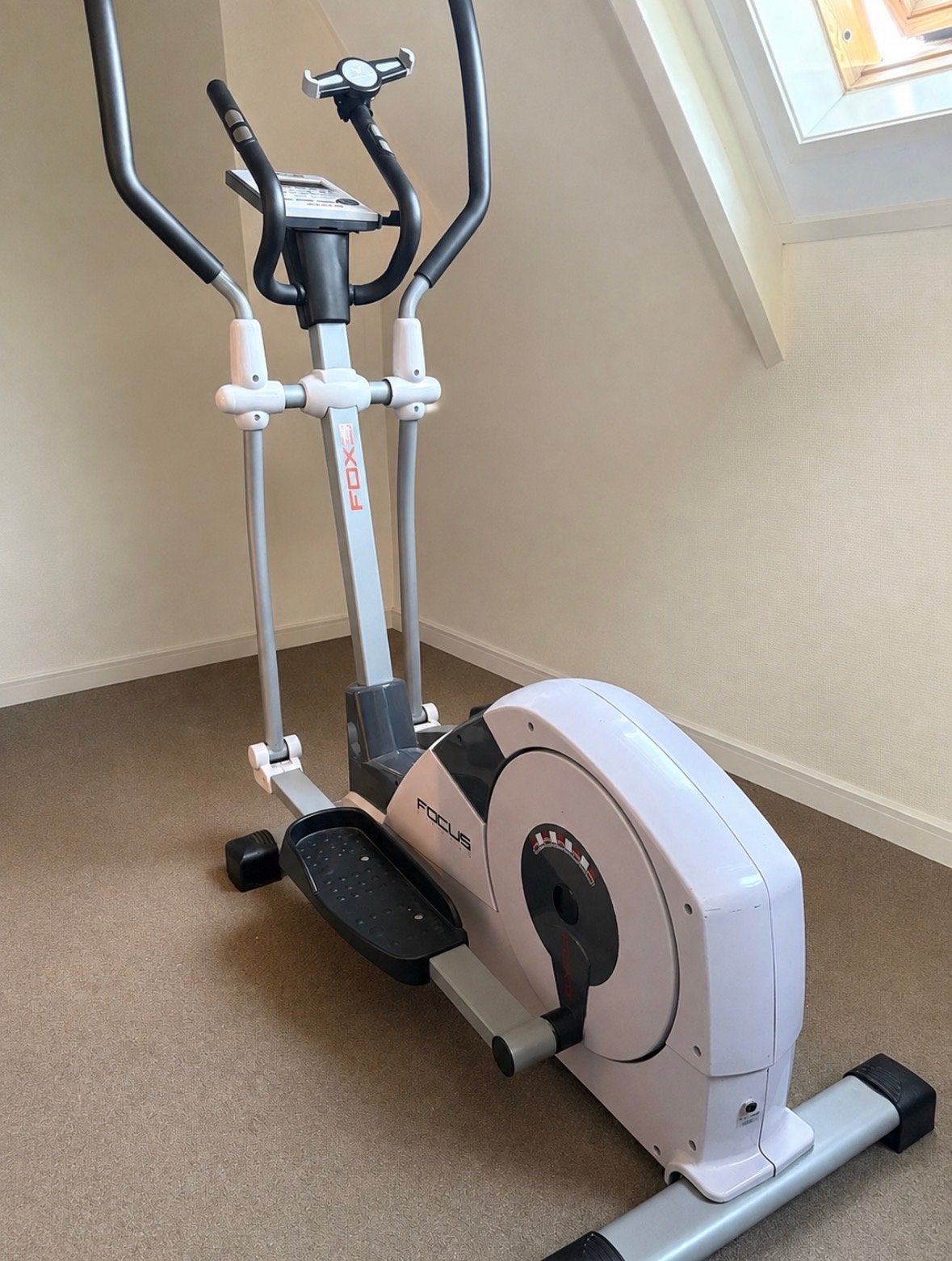 Focus Fitness Fox 3 Crosstrainer - Zo goed als nieuw, Sport en Fitness, Ophalen, Armen, Zo goed als nieuw, Crosstrainer