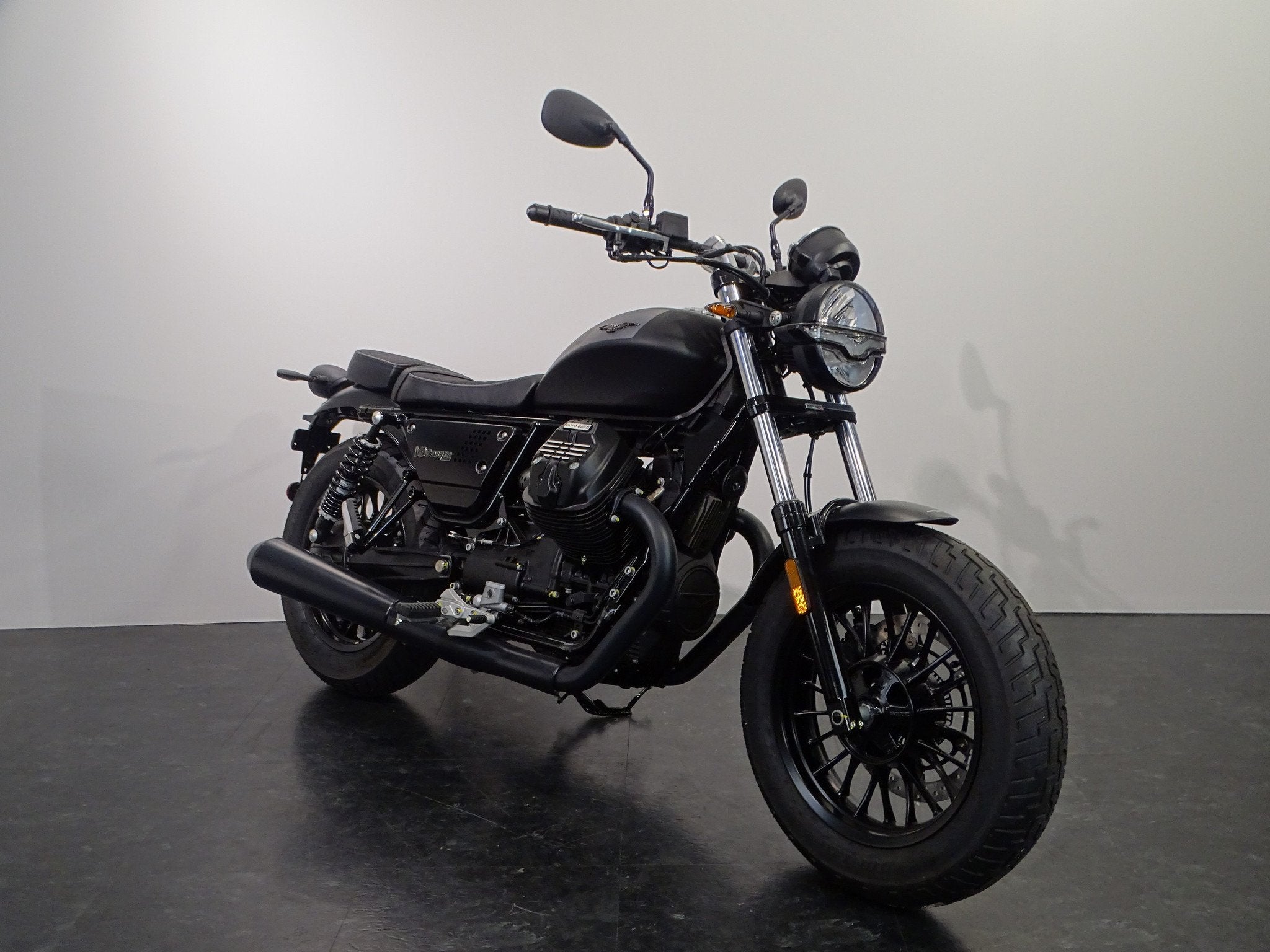 Moto Guzzi V9 BOBBER, Motoren, Nieuw, Bedrijf, Overig