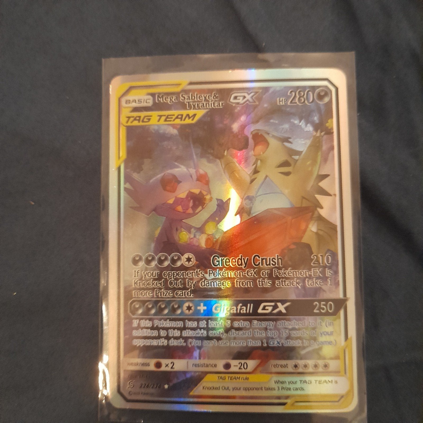 Mega Sableye & Tyranitar GX TAG TEAM Pokémon kaart, Ophalen of Verzenden, Zo goed als nieuw, Losse kaart, Foil