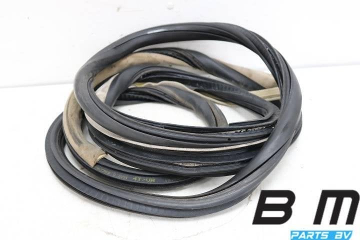 Portierrubber rechtsvoor VW Golf 4 1J867366C, Gebruikt