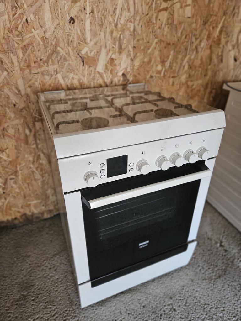Bosch Gasfornuis met Oven HSV744021N - 4 pits, wit, Witgoed en Apparatuur, Gebruikt, Gas, 4 kookzones, Ophalen of Verzenden