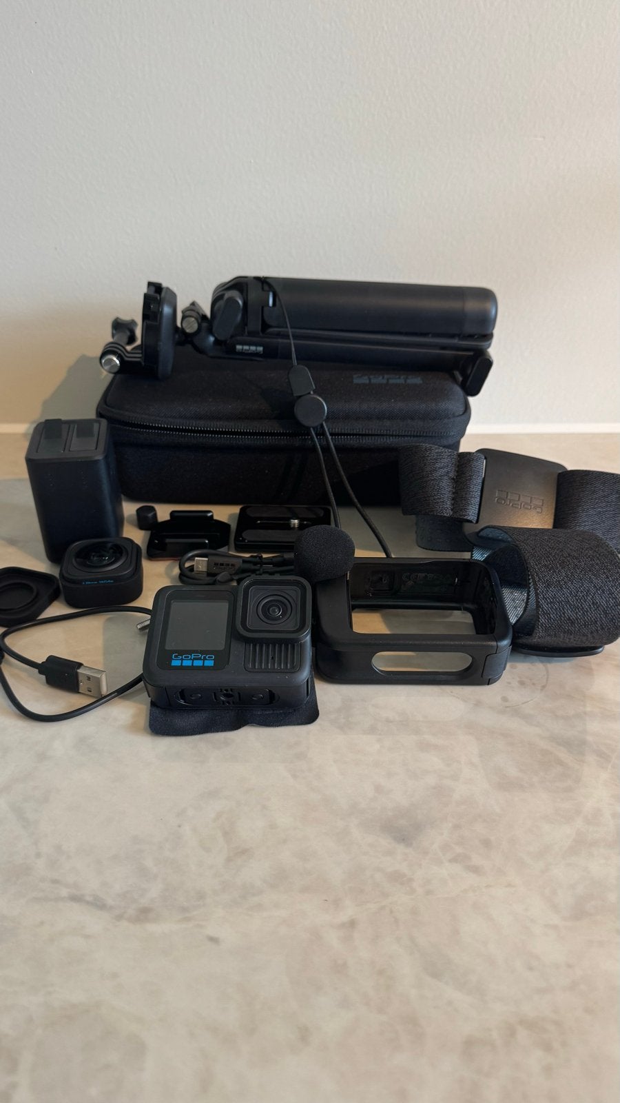 GoPro Hero 13 Black met veel accessoires! ZGAN, Audio, Tv en Foto, Actiecamera's, Ophalen of Verzenden, Zo goed als nieuw, GoPro