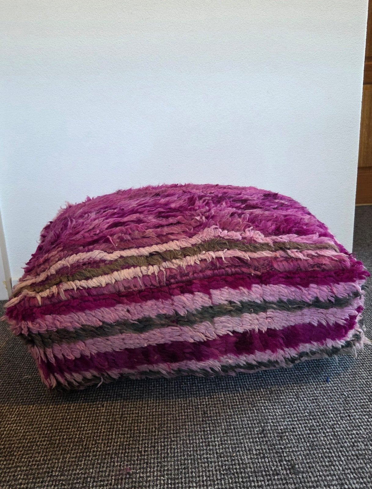 vintage berber poef paars, Verzenden, Zo goed als nieuw, 50 tot 75 cm, 50 tot 75 cm