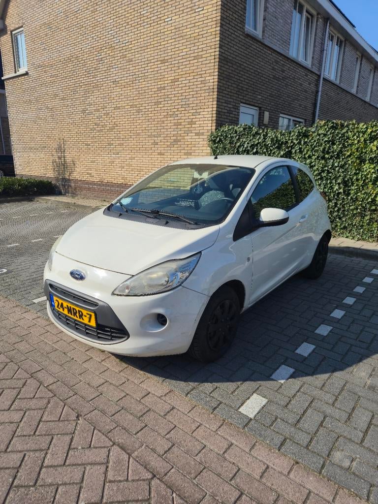Ford Ka 1.2 51KW 2010 Wit APK+DISTR+KOPP+CARPLAY✅️, Auto's, Ford, Voorwielaandrijving, 1242 cc, 4 cilinders, 4 stoelen