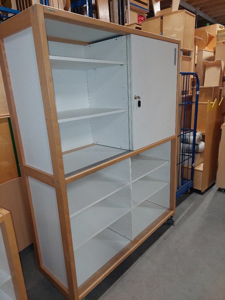 Verrijdbare Schilte 640-kast met schuifdeuren boven - wit, Met deur(en), Ophalen of Verzenden, Zo goed als nieuw, Minder dan 150 cm
