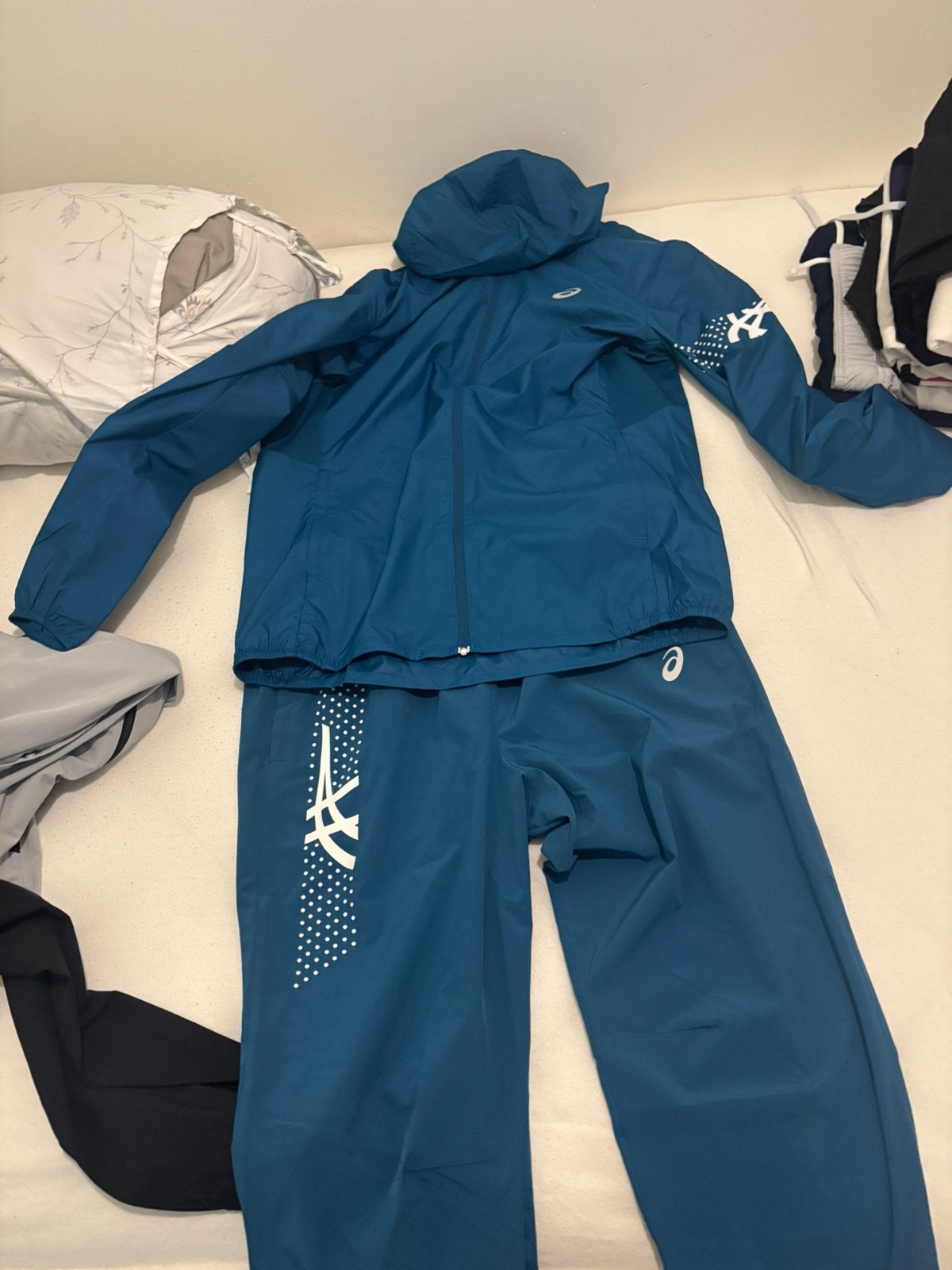 Asics trainingspak en broek maat M, Ophalen of Verzenden, Zo goed als nieuw
