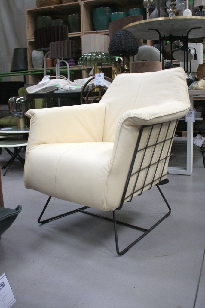 Fauteuil RAZ Jess Design metaal & leer creme industrieel, Ophalen, Zo goed als nieuw, Leer, 75 tot 100 cm