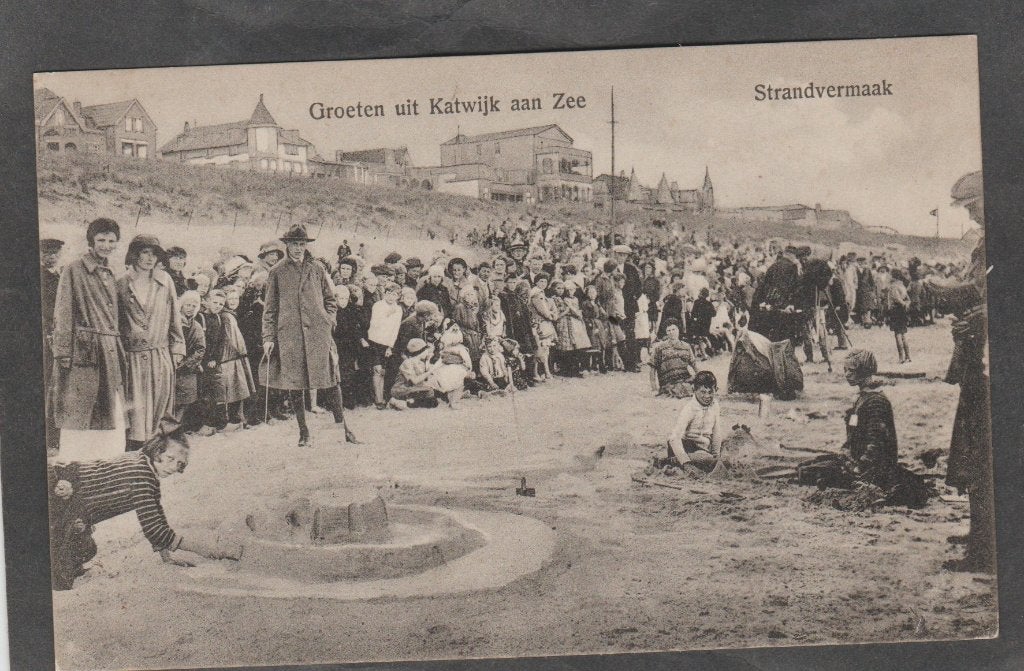 katwijk aan zee strandvermaak met veel mensen, Verzenden, 1920 tot 1940, Gelopen, Zuid-Holland