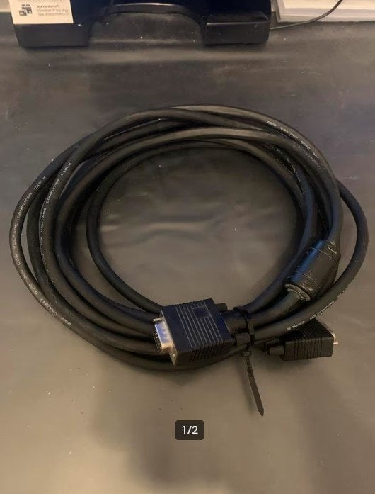 VGA - VGA Kabel (Monitor Kabel 5 meter), Computers en Software, Pc- en Netwerkkabels, Ophalen of Verzenden, Zo goed als nieuw
