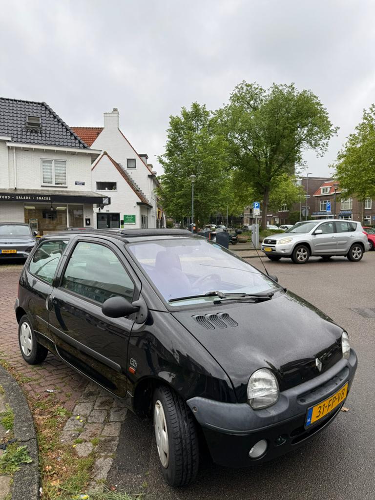 Renault Twingo 1.2 2000 Zwart, Auto's, Voorwielaandrijving, 600 kg, 4 cilinders, Zwart