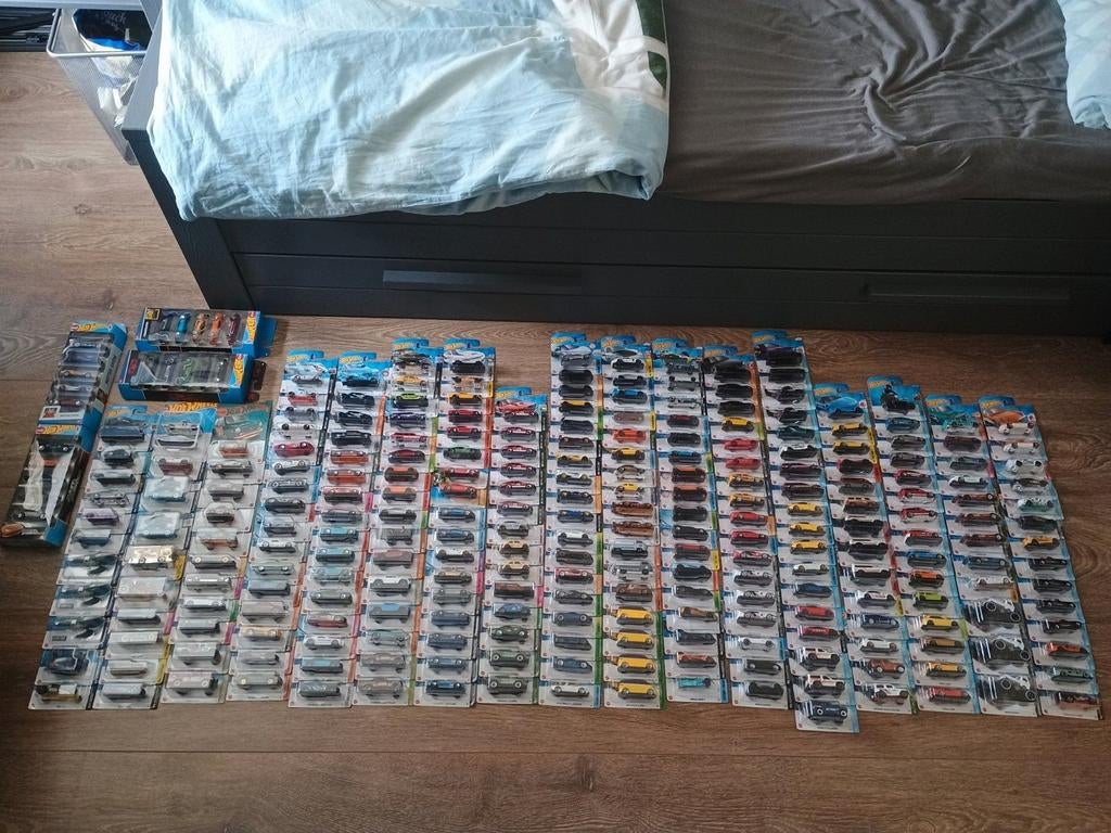 Grote verzameling hot wheels mainlines!, Hobby en Vrije tijd, Modelauto's | Overige schalen, Ophalen of Verzenden