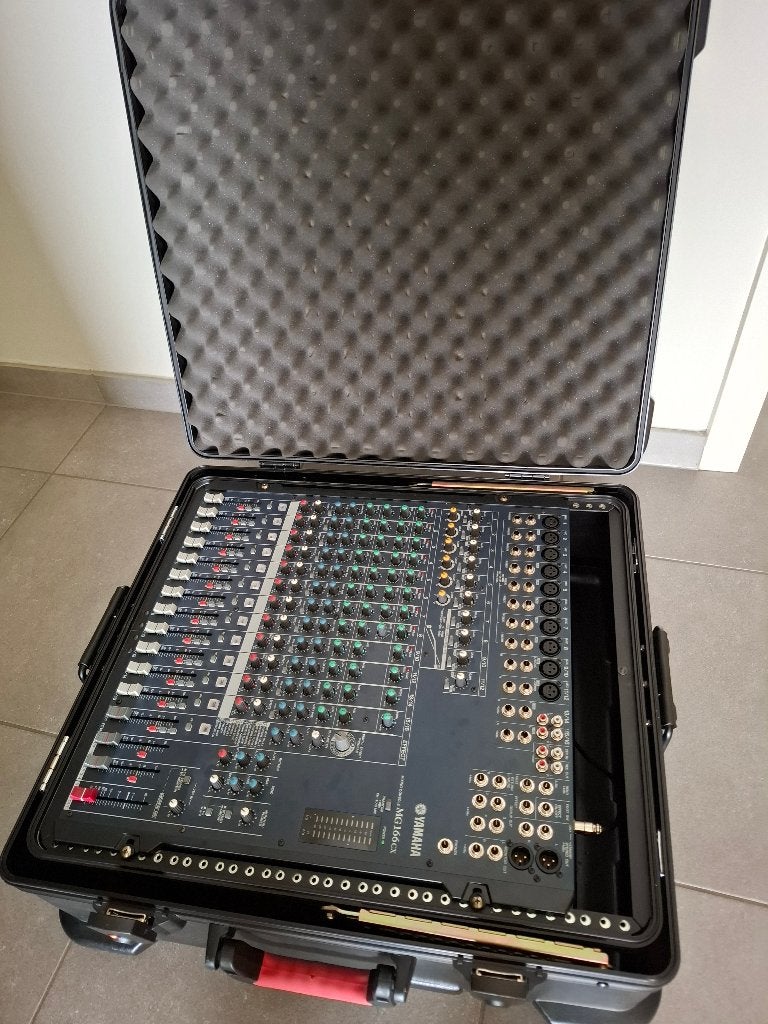 Yamaha mixer, Muziek en Instrumenten, Mengpanelen, Ophalen, Zo goed als nieuw, 10 tot 20 kanalen