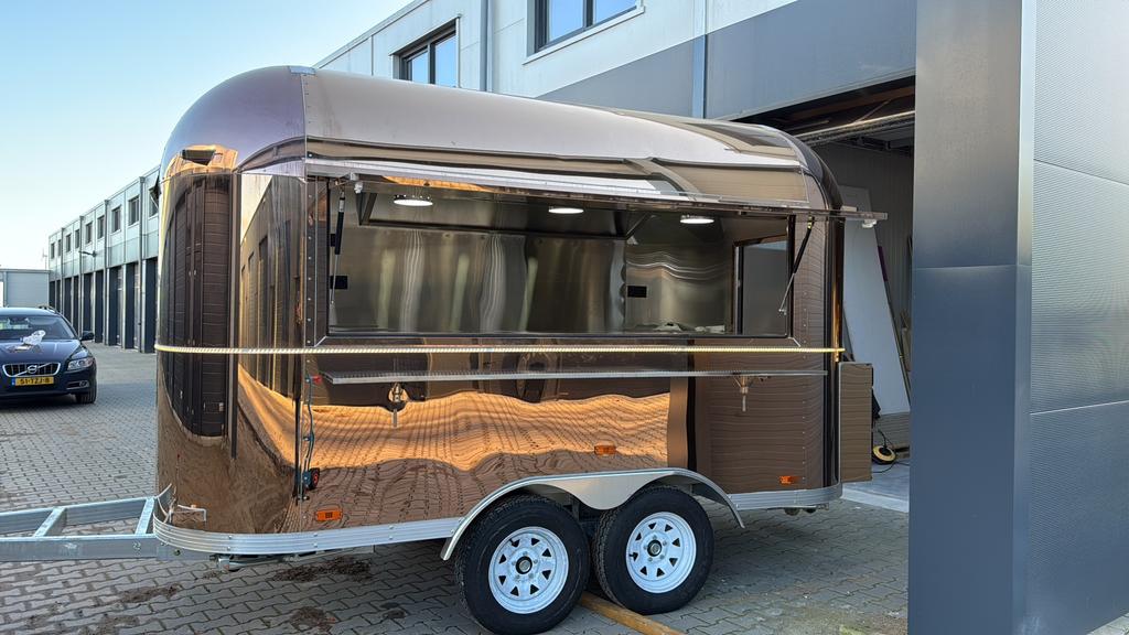 Airstream Foodtruck RVS & (Nl kenteken)nog 2, Ophalen