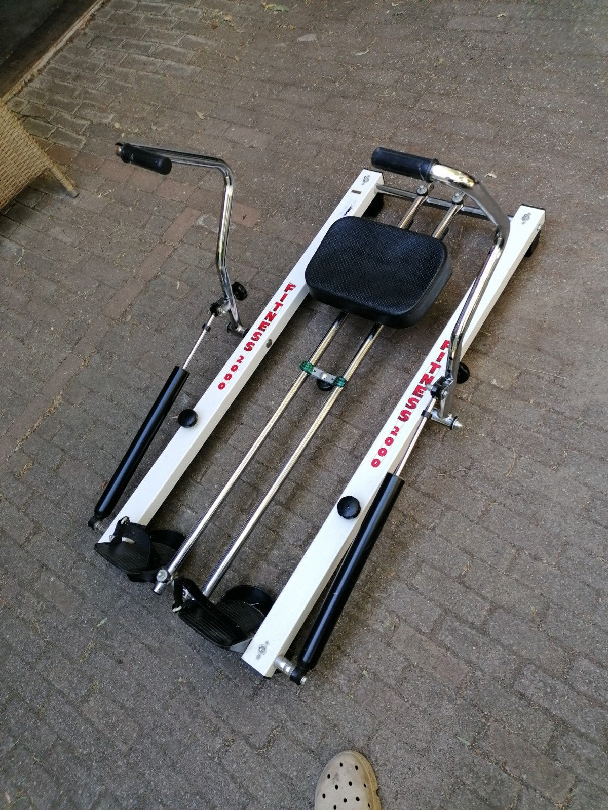 Roeitrainer met rollende zitting en schokbrekers, Sport en Fitness, Ophalen, Gebruikt, Metaal, Roeitrainer