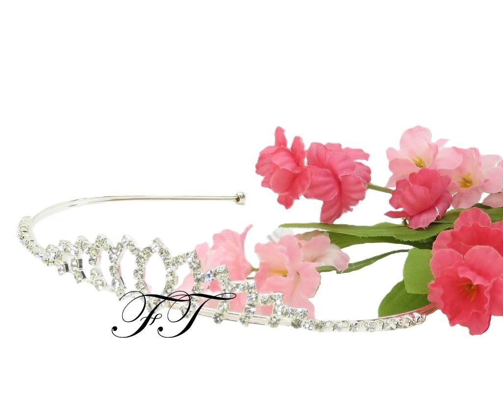 Prachtige tiara zilverkleurig met strass steentjes., Ophalen of Verzenden, Nieuw