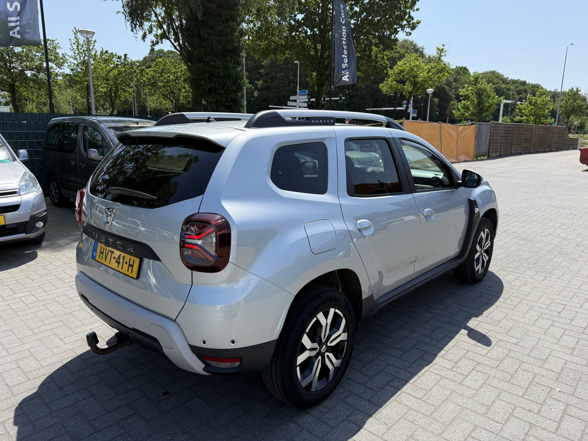 Dacia Duster 1.3 TCe 150pk Prestige AUTOMAAT (bj 2022), Auto's, Dealer onderhouden, Gebruikt, Euro 6, 4 cilinders