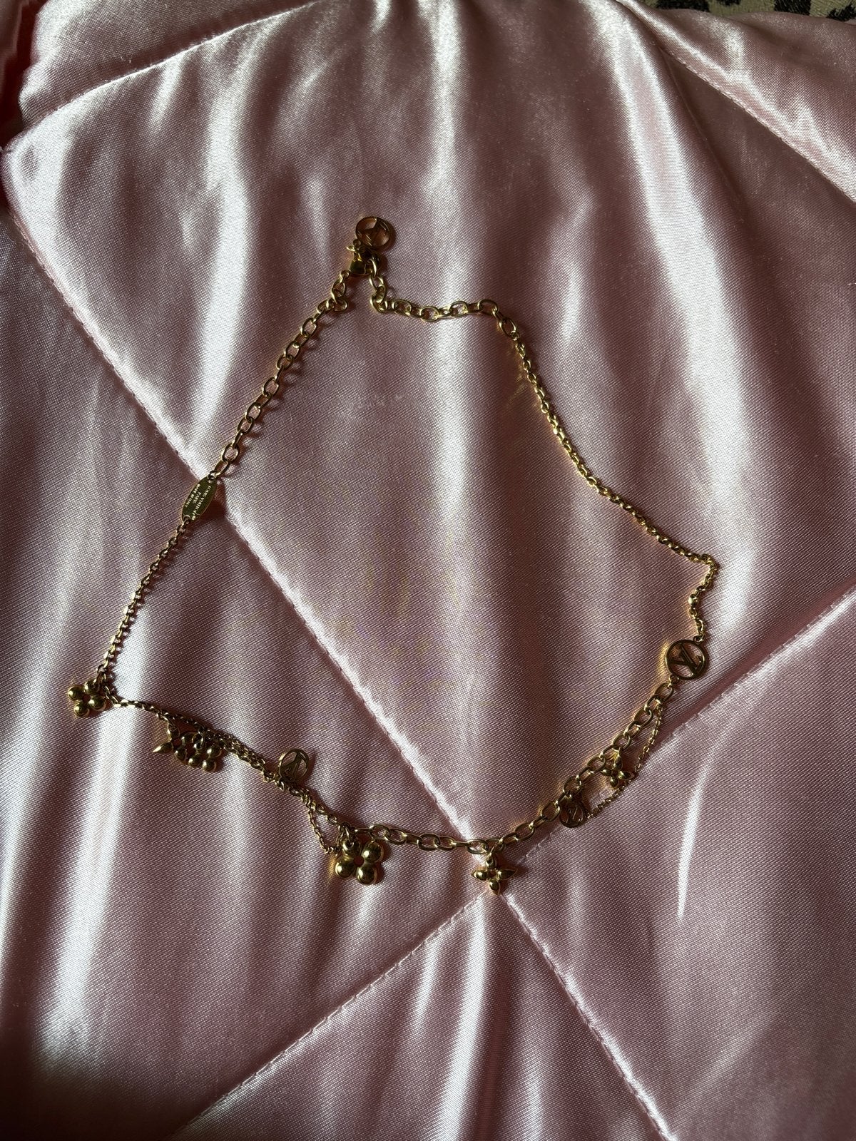 Louis Vuitton ketting met doosje en tasje, Ophalen of Verzenden, Zo goed als nieuw, Goud, Overige materialen