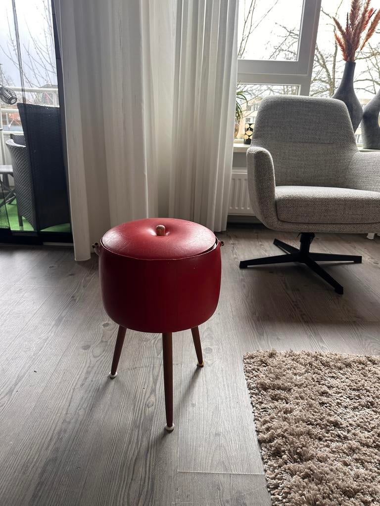 Vintage Naaibox Rood - Rond, 50cm Hoog, 34cm Breed, Hobby en Vrije tijd, Naaien en Fournituren, Ophalen, Gebruikt, Overige typen