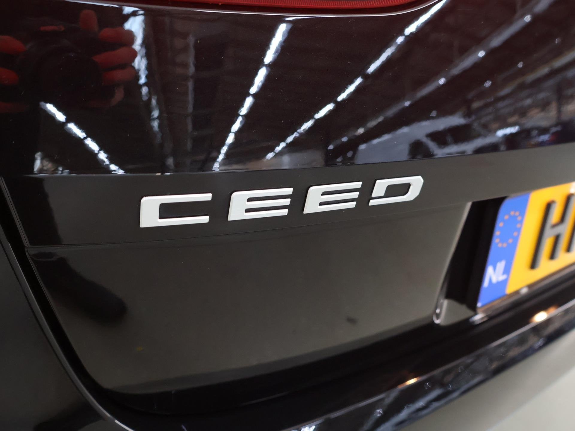 Foto 39 van Kia Ceed Sportswagon 1.5 T-GDi GT-Line | Panoramadak | Matri
