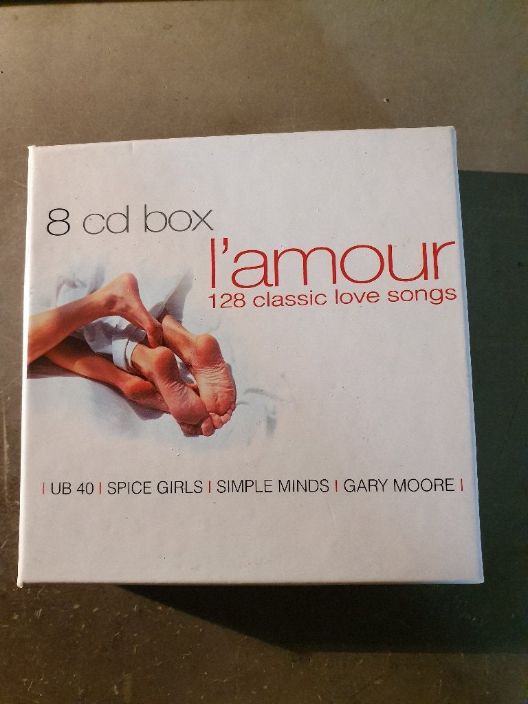 8 CD Box L'amour, Ophalen, Zo goed als nieuw