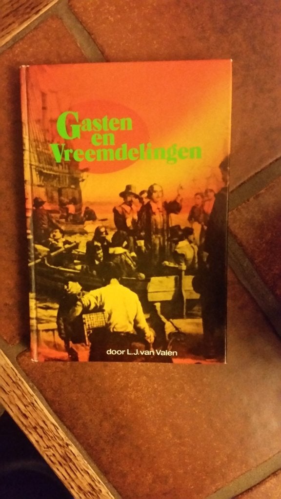 Gasten en vreemdelingen - L.J. van Valen, Boeken, Gelezen, L.J. van Valen, Christendom | Protestants, Ophalen of Verzenden